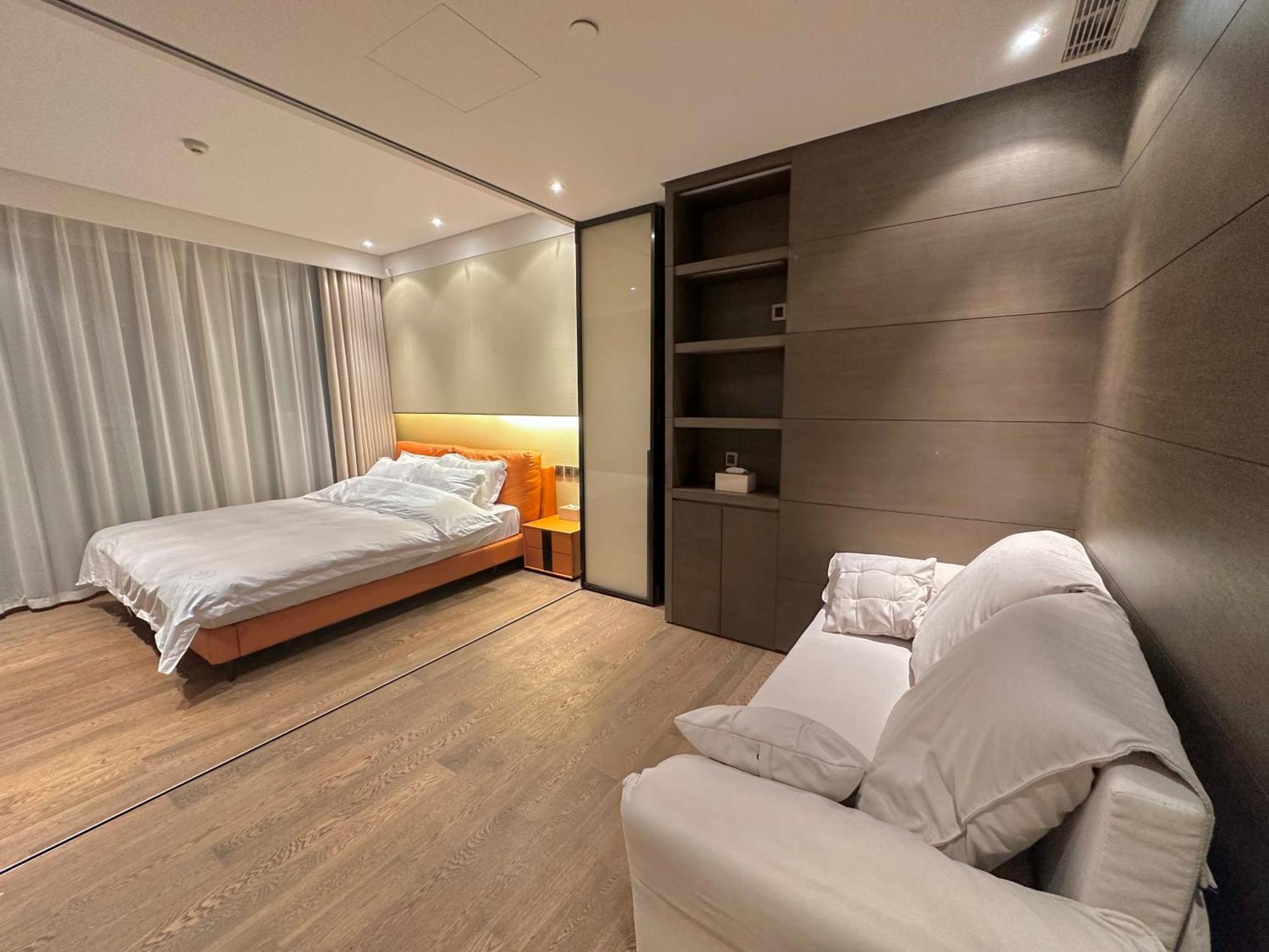 Zhome-Deplex Luxury Apartment-Near The Bund Шанхай Екстериор снимка