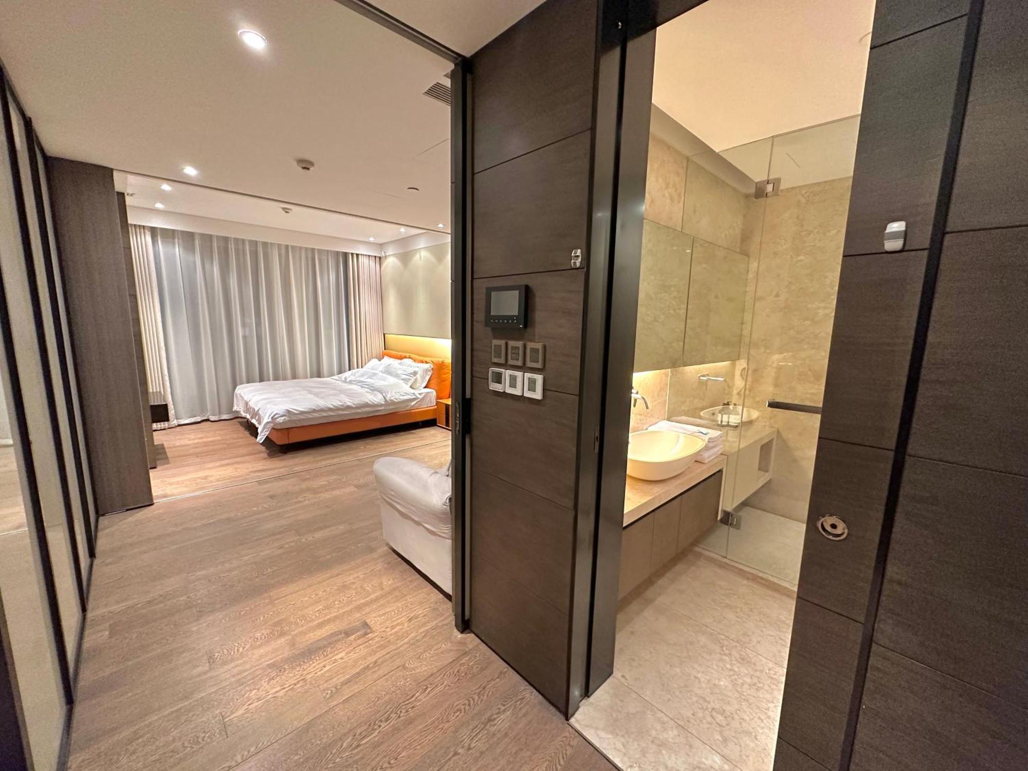 Zhome-Deplex Luxury Apartment-Near The Bund Шанхай Екстериор снимка
